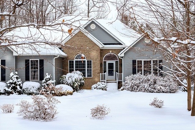 Trying to sell your house during the winter is no walk in the park, but if you use these 5 tips for staging your home in the winter, it may be a little easier.